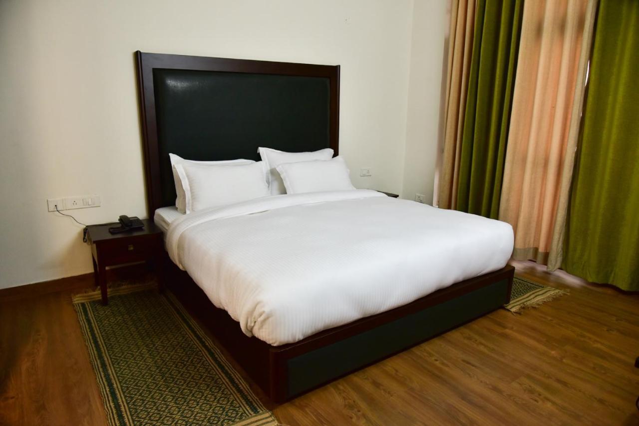 Spangle Heights Shimla, Suites And Residences Bagian luar foto