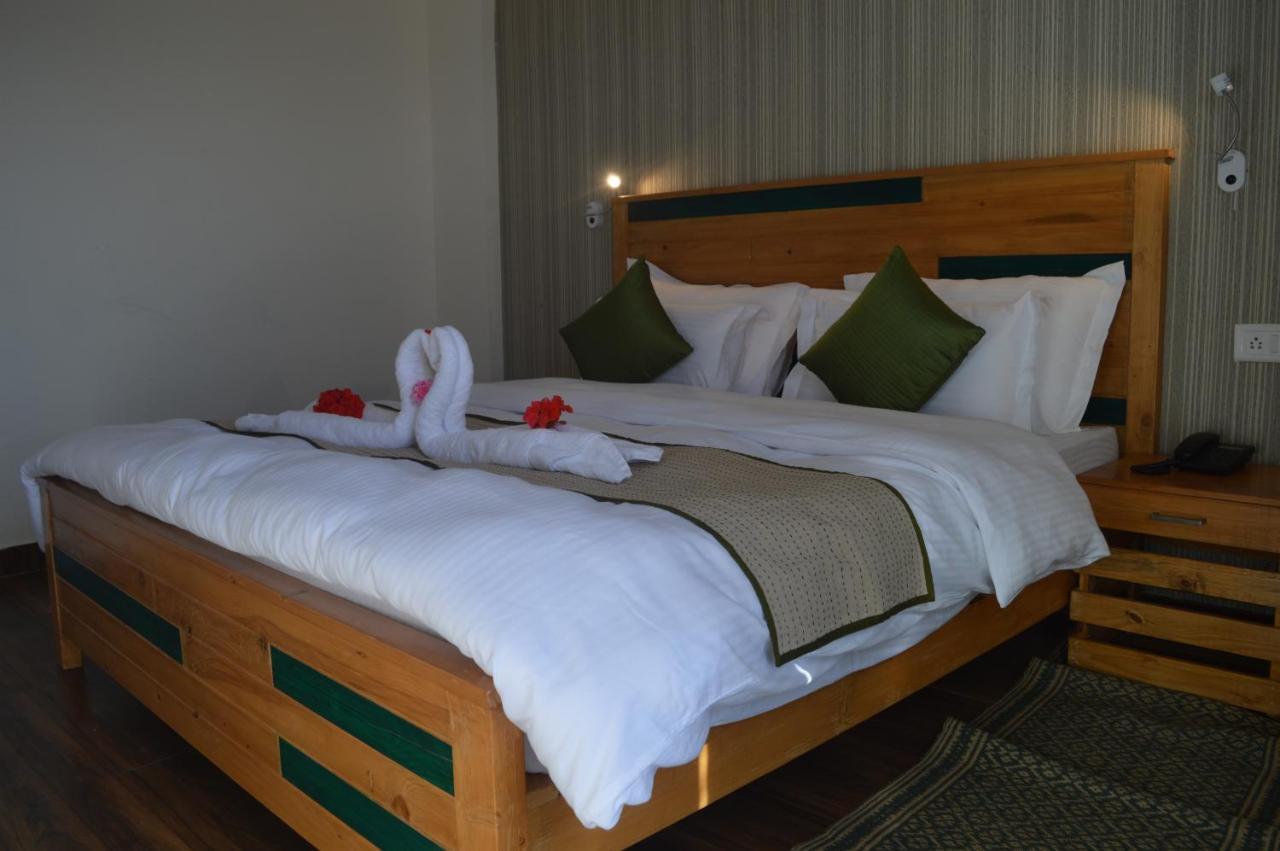 Spangle Heights Shimla, Suites And Residences Bagian luar foto